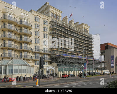 Brighton Il Grand Hotel avvolta in un ponteggio durante lavori di ristrutturazione, Marzo 2017 Foto Stock