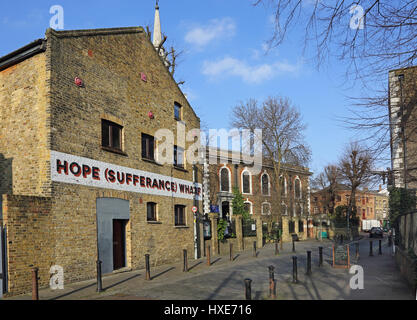 Speranza sofferenza Wharf. Vittoriano ristrutturato in magazzini Rotherhithe, East London, Regno Unito. Accanto alla chiesa di Santa Maria Vergine. Foto Stock