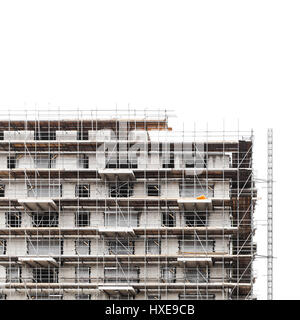 La vita moderna casa fatta di cemento grigio è in costruzione, sqare foto isolato su sfondo bianco Foto Stock