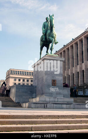 Statua equestre di re Alberto I, Mont des Arts, Albertine Square, Bruxelles, Belgio Foto Stock