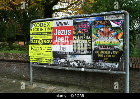 Jezus leeft - eng. Gesù vive sul cartellone in Belgio Foto Stock