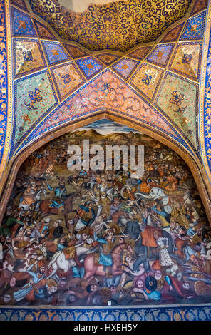 Nadir Shah sconfigge Moghuls alla battaglia di Karnal scena nel palazzo di quaranta colonne (Chehel Sotoun) in Isfahan, capitale della provincia di Isfahan in Iran Foto Stock