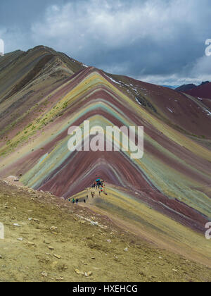 Bellissima vista del Rainbow Mountain, aka Vinicunca, nella regione di Cusco, Perù Foto Stock