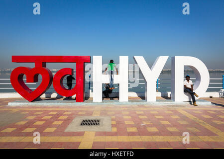 Hyderabad, India - novembre 26,2016. amore hyd è una nuova installazione tipografica progettata da hitesh malaviya & Hanif Kureshi.Si tratta di un monumento di amore d Foto Stock