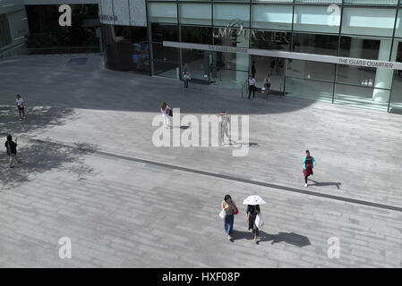 Ingresso della EmQuartier a Bangkok, in Thailandia. Il modernissimo centro commerciale aperto nel 2015 e si trova nell'area di Sukhumvit. Foto Stock