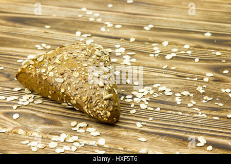 Fresca pane caldo bakery focaccia dodici diversi tipi di chicchi di grano in farina di avena Foto Stock