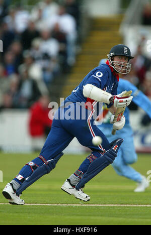 NICK KNIGHT INGHILTERRA & WARWICKSHIRE CCC CHESTER LE STREET CHESTER LE STREET DURHAM 04 Luglio 2002 Foto Stock