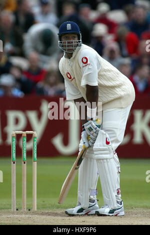 ALEX Tudor Inghilterra & SURREY CCC OLD TRAFFORD MANCHESTER 15 Giugno 2002 Foto Stock