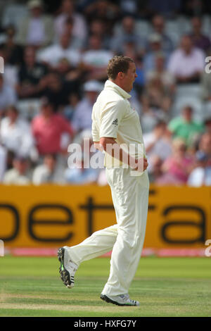 PETER SIDDLE CELEBRA ENGLAND V AUSTRALIA LORDS Londra Inghilterra 16 Luglio 2009 Foto Stock