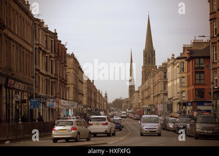 Il traffico su Great Western Road, Glasgow Foto Stock