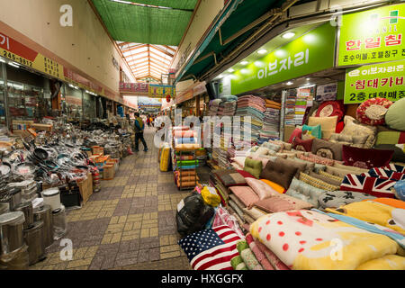 Mercato Gukje, aka Mercato Internazionale, Busan Gwangyeoksi, Corea del Sud Foto Stock