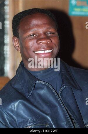 CHRIS EUBANK CONFERENZA STAMPA NEWCASTLE CONFERENZA STAMPA NEWCASTLE 06 Luglio 1995 Foto Stock