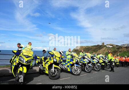 Polizia piloti fuori parcheggiato fino AF TOUR DE YORKSHIRE STADIO 1 Scarborough North Yorkshire Inghilterra 01 Maggio 2015 Foto Stock