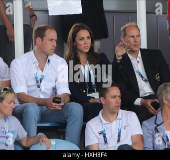 Il Duca e la duchessa di CAMB William & Kate GUARDA IL HOCKE GLASGOW HOCKEY CENTER GLASGOW Scozia 28 Luglio 2014 Foto Stock