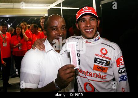 LEWIS HAMILTON MCLAREN MERCE Gran Premio del Brasile a Interlagos BRASILE 02 Novembre 2008 Foto Stock