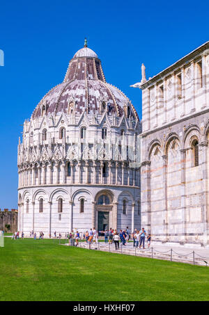 Battistero di San Giovanni - Piazza del Duomo di Pisa, Italia Foto Stock