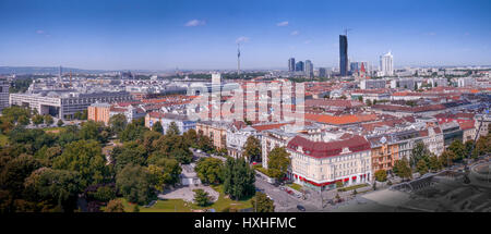 Paesaggio urbano di Vienna - presi dalla storica ruota panoramica Ferris. Foto Stock