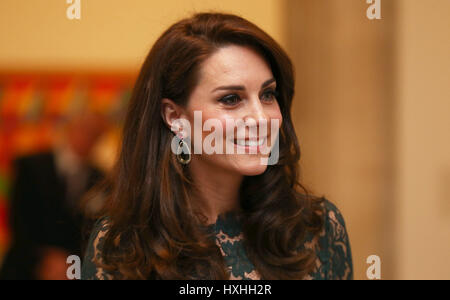 La Duchessa di Cambridge alla National Portrait Gallery di Londra per il 2017 Ritratto di Gala. Foto Stock