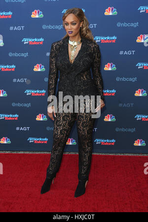 Pasadena, CA, Stati Uniti d'America. 27 Mar, 2017. 27 Marzo 2017 - Pasadena, California - Tyra Banks. NBC's ''America's Got Talent'' stagione Kickoff 12 detenuti a Pasadena Civic Auditorium. Photo credit: AdMedia Credito: AdMedia/ZUMA filo/Alamy Live News Foto Stock