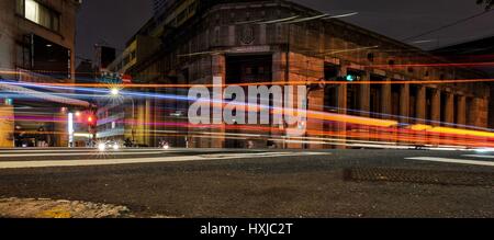 Taipei. 28 Mar, 2017. Luci colorate illuminano downtown Taipei nel sud-est della Cina di Taiwan Il 28 marzo 2017. Credito: Ou Dongqu/Xinhua/Alamy Live News Foto Stock