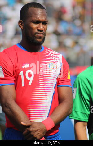 San Pedro Sula in Honduras . 28 marzo, 2017. Kendall Waston, Costa Rica defender. Kendall Waston ha segnato nel secondo semestre per dare la visita in Costa Rica (2W-1D-1L, 7 punti) un pareggio con Honduras (1-1-2, 4) nel round finale di CONCACAF qualificazione per il 2018 FIFA World Cup il martedì a caldo il Estadio Francosco Morazan. Foto di Leonel Sandí | PHOTO MEDIA EXPRESS Credit: VWPics/Alamy Live News Foto Stock