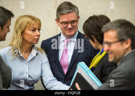 Bruxelles, Belgio. 29 Mar, 2017. All'inizio della Commissione europea college nella riunione di Bruxelles, in Belgio, il 29.03.2017. Regno Unito attiverà l'articolo 50 del trattato di Lisbona di oggi. Credito: ZUMA Press, Inc./Alamy Live News Foto Stock