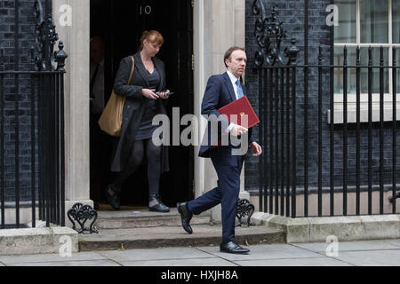 Londra, Regno Unito. 29 Mar, 2017. Matthew Hancock MP, Ministro di Stato per il digitale e cultura, foglie 10 Downing Street a seguito di una riunione del gabinetto in anticipo l'attivazione dell'articolo 50 dal primo ministro Theresa Maggio a nome del governo britannico per iniziare il Regno Unito il ritiro dall'Unione europea. Credito: Mark Kerrison/Alamy Live News Foto Stock