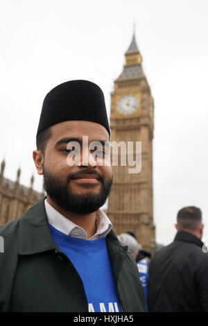 Londra, Inghilterra, Regno Unito. 29 Mar, 2017. Comunità musulmana di solidarietà per le vittime degli attentati di Londra il 21 marzo 2017, in parlamento a Westminster Bridge, Londra, Regno Unito. Credito: Vedere Li/Alamy Live News Foto Stock