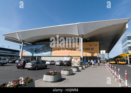 Dworzec Centralny, la Stazione Ferroviaria Centrale di Varsavia in Aleje Jerozolimskie, Varsavia, Polonia Foto Stock