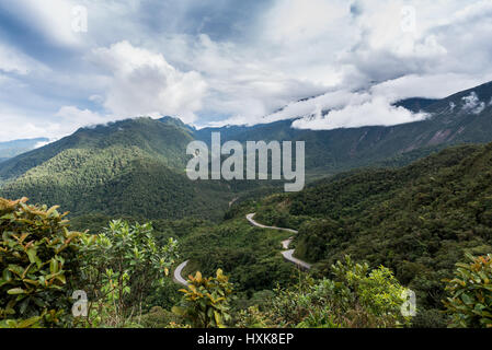 Montagne delle Ande e cloud forest nel nord del Perù. Foto Stock