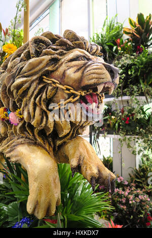 Macy's Carnevale Themed Flower Show di Herald Square, New York, Stati Uniti d'America Foto Stock