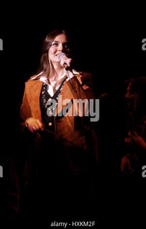 Crystal Gayle eseguendo nel febbraio del 1978. © Nancy Barr / MediaPunch Foto Stock