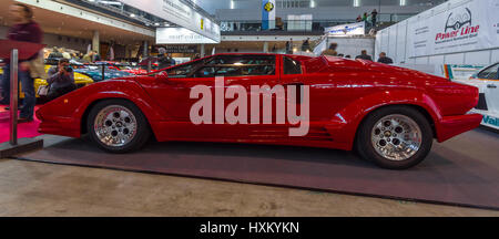 STUTTGART, Germania - 02 Marzo 2017: auto sportive Lamborghini XXV Anniversario Countach, 1989. In Europa il più grande classico auto exhibition 'retrò classici' Foto Stock