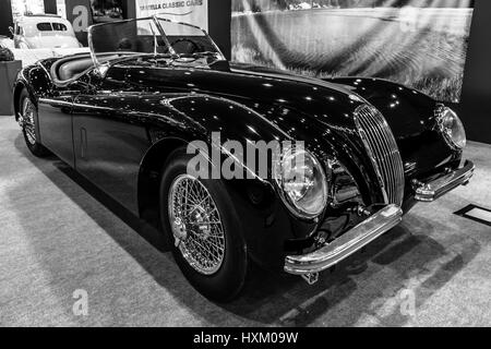 Auto sportiva Jaguar XK120 SE OTS 'Barris', 1954. In bianco e nero. In Europa il più grande classico auto exhibition 'retrò classici' Foto Stock