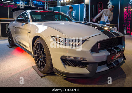 STUTTGART, Germania - 02 Marzo 2017: Muscle car Ford Mustang Shelby GT 350, 2016. In Europa il più grande classico auto exhibition 'retrò classici' Foto Stock