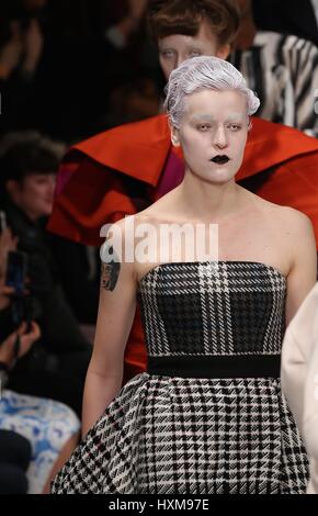 La London Fashion Week , Moda Scout Feb 2017 Passerella .... Foto Stock