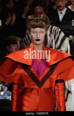 La London Fashion Week , Moda Scout Feb 2017 Passerella .... Foto Stock