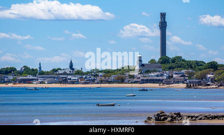 Una vista a Provincetown da attraverso il porto in corrispondenza della punta di Cape Cod. Foto Stock