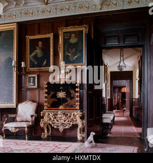 In stile vittoriano soggiorno e corridoio. Foto Stock