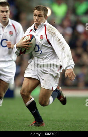 JONNY WILKINSON INGHILTERRA & Newcastle Falcons RU TWICKENHAM Londra Inghilterra 15 Febbraio 2003 Foto Stock