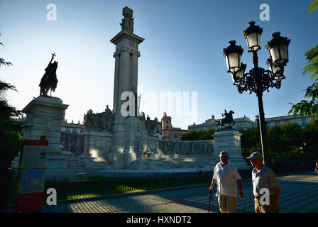 Plaza de España e il Monumento alla Costituzione del 1812. Cadice, Andalusia, Spagna, Europa Foto Stock