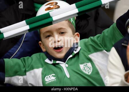 IRISH RUGBY FAN IRLANDA V FRANCIA SEI NAZIONI CROKE PARK Dublino Irlanda 11 Febbraio 2007 Foto Stock