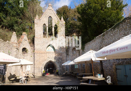 Fuoco di inferno grotte, West Wycombe, Buckinghamshire England Regno Unito Foto Stock