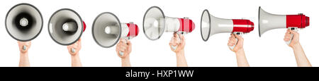 Mano con rosso bianco bullhorn megafono impostare collezione sfondo isolato Foto Stock