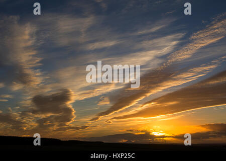 Tramonto dalla collina di Rigifa', nei pressi del villaggio di Mey, Caithness in Scozia, Regno Unito Foto Stock