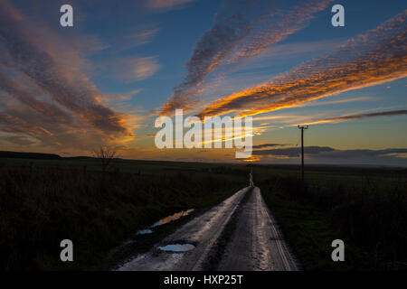 Tramonto dalla collina di Rigifa', nei pressi del villaggio di Mey, Caithness in Scozia, Regno Unito Foto Stock