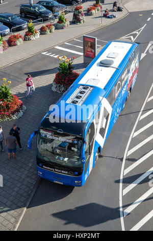 Autobus squadra di Hamburger SV dipartimento di calcio. La HSV è l'unica squadra che ha giocato in ogni stagione della Bundesliga fin dal momento della sua fondazione 1963 Foto Stock