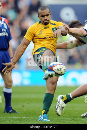 Sarà GENIA OWEN FARRELL ENGLAND V AUSTRALIA INGHILTERRA V AUSTRALIA TWICKENHAM Londra Inghilterra 02 Novembre 2013 Foto Stock