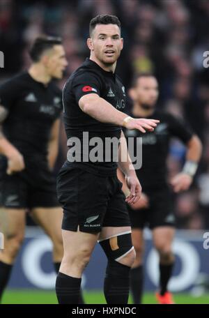 RYAN CROTTY NUOVA ZELANDA NUOVA ZELANDA RU TWICKENHAM Londra Inghilterra 08 Novembre 2014 Foto Stock
