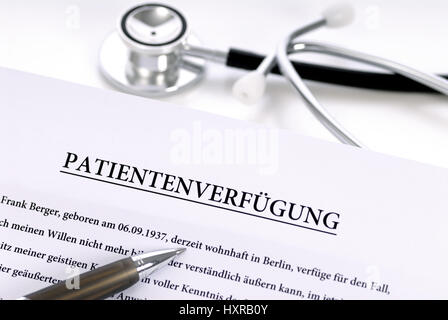 Paziente, possesso Patientenverfügung Foto Stock